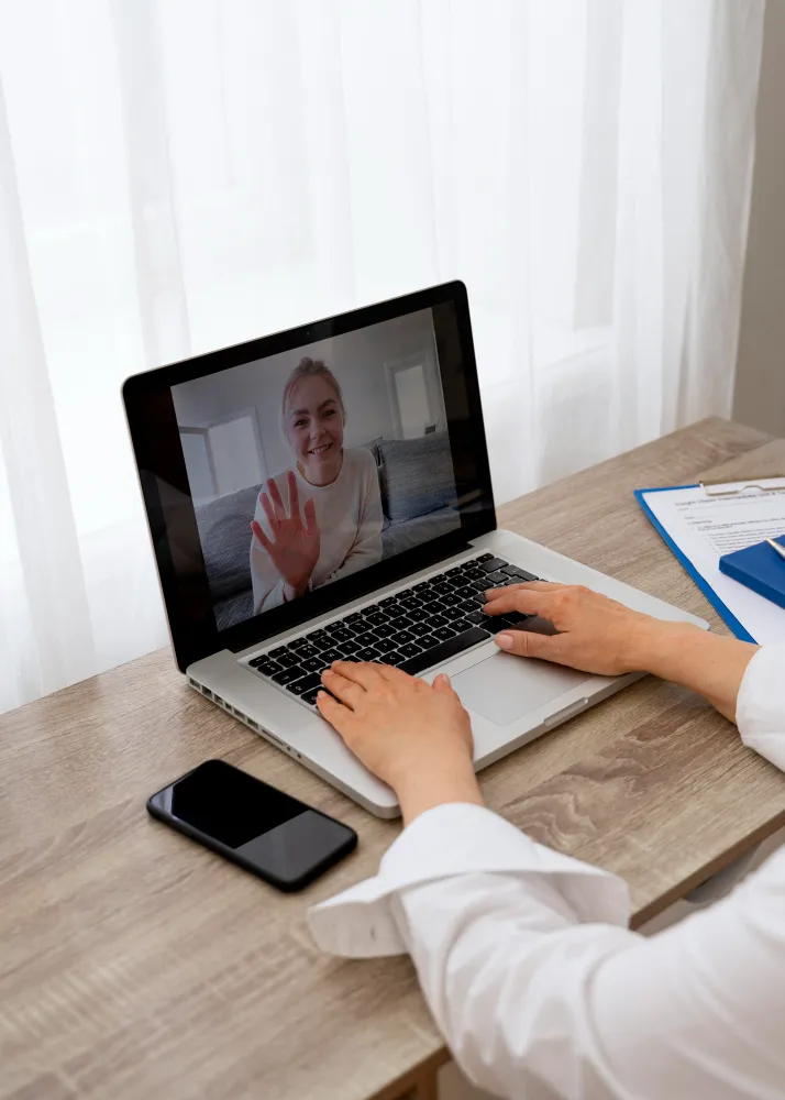 Sesión de terapia online por videollamada